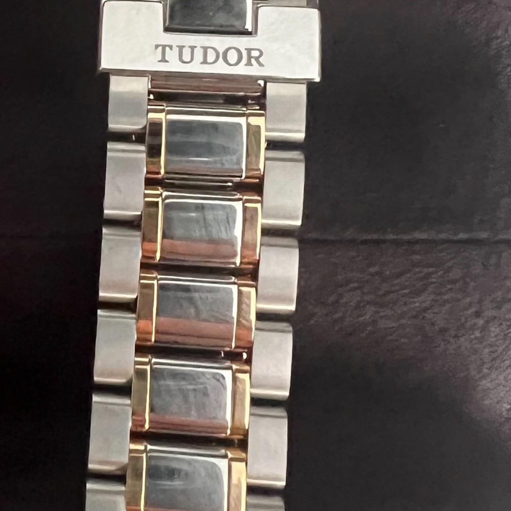 BNIB TUDOR WATCH! - Picture 5 of 9